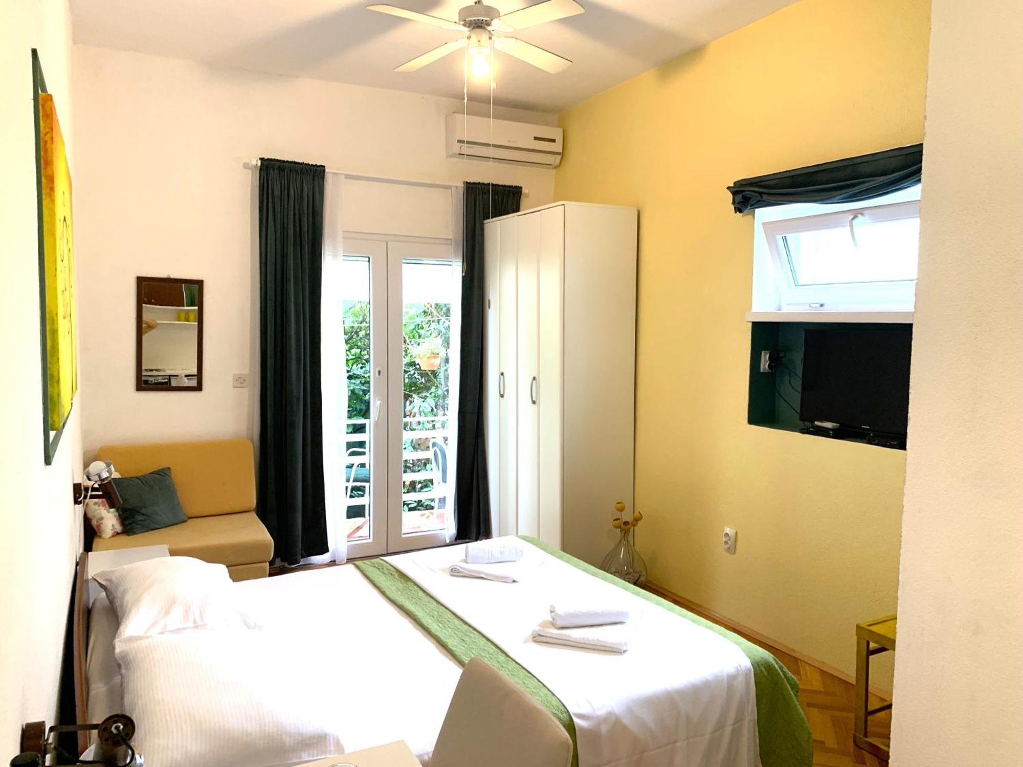 Apartments Garden House Podgora Bagian luar foto